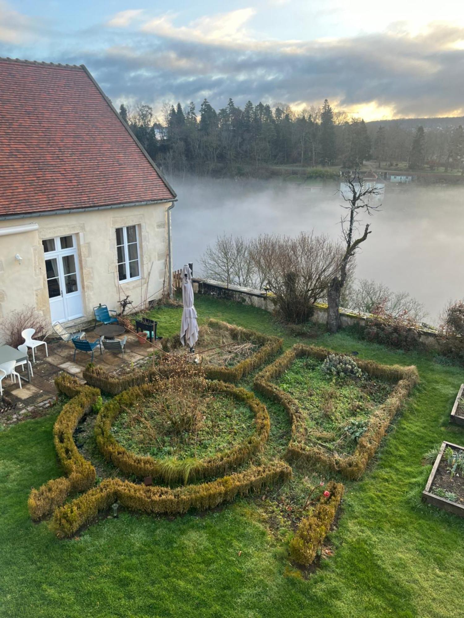 Maison De Noble Nicolas Avallon Eksteriør billede